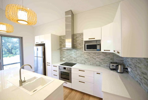 Sunny Blinco Street House - Tourism Townsville 6