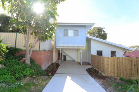 Sunny Blinco Street House - Tourism Townsville 13