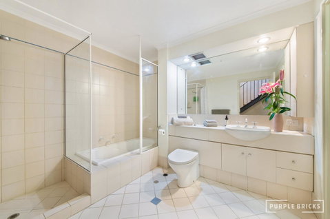 Spacious Central Townhouse - Tourism Townsville 6