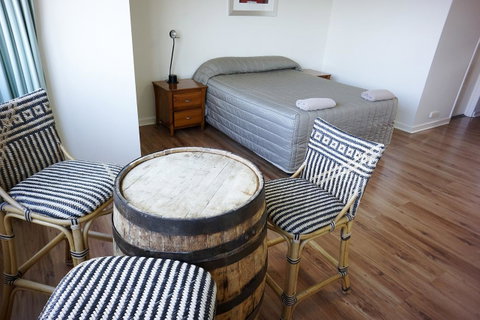 Studio 208 With Ocean Views - Tourism Townsville 2