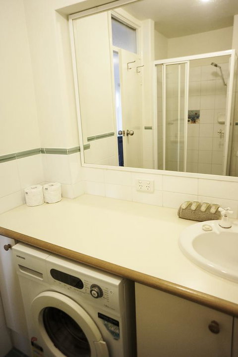 Studio 208 With Ocean Views - Tourism Townsville 15