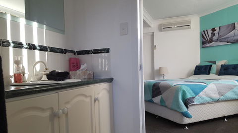 Palm Beach Bed & Breakfast - Tourism Townsville 30