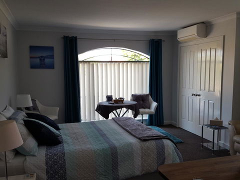 Palm Beach Bed & Breakfast - Tourism Townsville 14