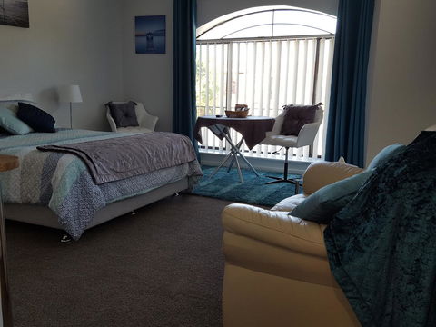 Palm Beach Bed & Breakfast - Tourism Townsville 9