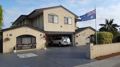 Palm Beach Bed & Breakfast - Tourism Townsville 38