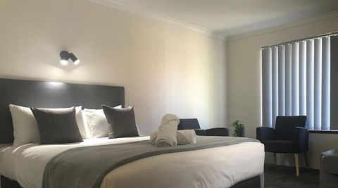 Hotel Clipper - Tourism Townsville 0