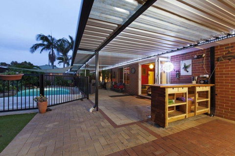 The Entertainer - Tourism Townsville 5