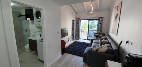 West Beach Lagoon 211 â€“ Great Views - Tourism Townsville 6