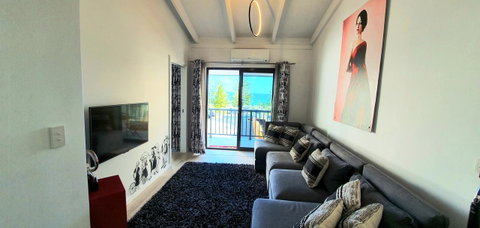 West Beach Lagoon 211 â€“ Great Views - Tourism Townsville 5