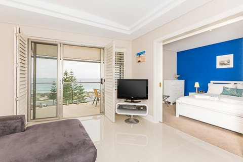 The White Pearl Penthouse - Tourism Townsville 13