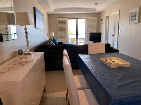 The White Pearl Penthouse - Tourism Townsville 4