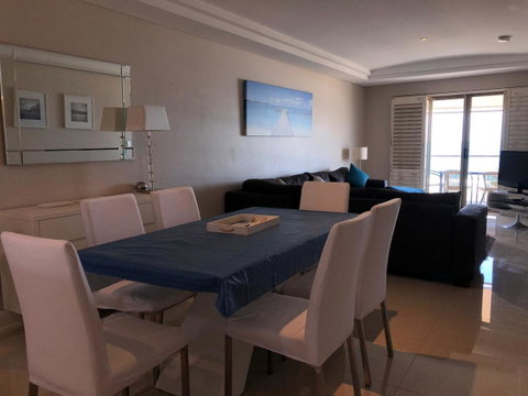 The White Pearl Penthouse - Tourism Townsville 3