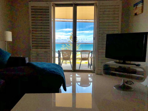 The White Pearl Penthouse - Tourism Townsville 5