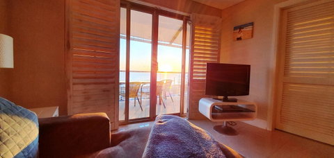 The White Pearl Penthouse - Tourism Townsville 15