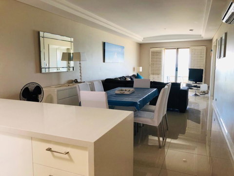 The White Pearl Penthouse - Tourism Townsville 2