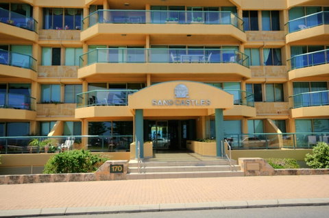 Sandcastles At The Beach Outstanding Location! - Tourism Townsville 0