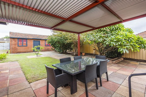 Big House Heated Pool 11 Beds Como / South Perth / Applecross - Tourism Townsville 26