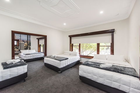 Big House Heated Pool 11 Beds Como / South Perth / Applecross - Tourism Townsville 17