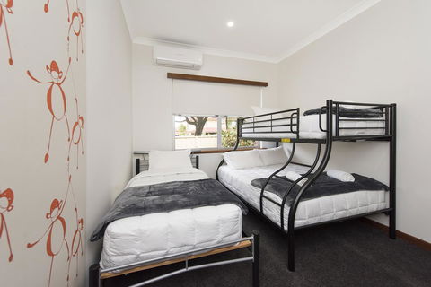 Big House Heated Pool 11 Beds Como / South Perth / Applecross - Tourism Townsville 18
