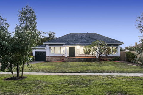 Big House Heated Pool 11 Beds Como / South Perth / Applecross - Tourism Townsville 6