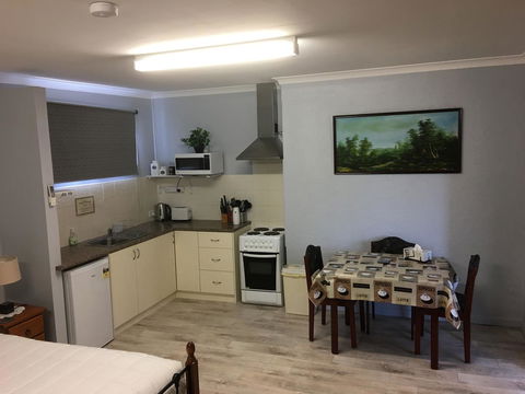Armadale Cottage Bed & Breakfast - Tourism Townsville 8