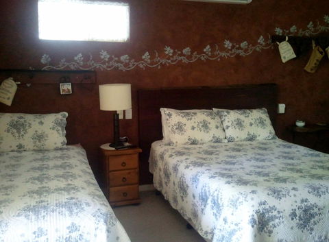 Armadale Cottage Bed & Breakfast - Tourism Townsville 30