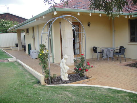 Armadale Cottage Bed & Breakfast - Tourism Townsville 35