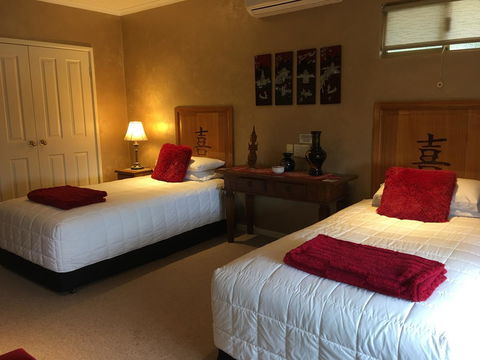 Armadale Cottage Bed & Breakfast - Tourism Townsville 16