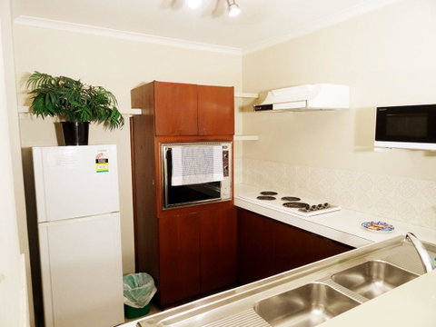 Scarborough & Absolutely Beachfront - Tourism Townsville 12