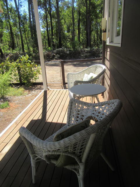 Di's Cabin In Dwellingup - Tourism Townsville 0