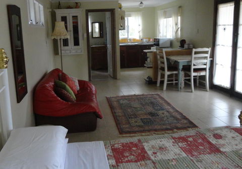 Di's Cabin In Dwellingup - Tourism Townsville 17