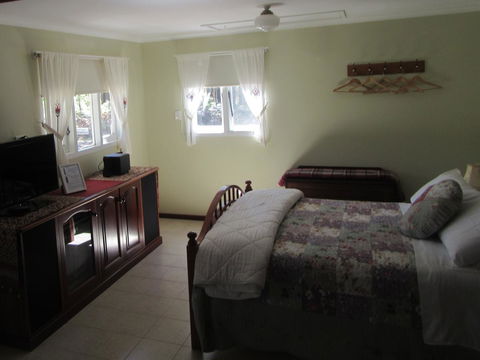 Di's Cabin In Dwellingup - Tourism Townsville 10