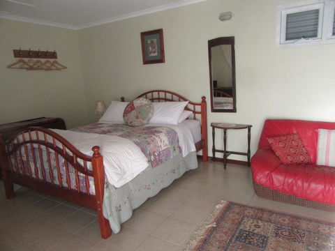 Di's Cabin In Dwellingup - Tourism Townsville 9