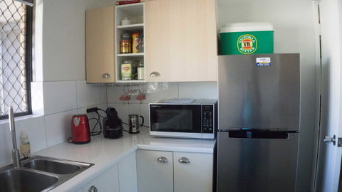 Relax, Bright & Airy Garden Villa - Tourism Townsville 31