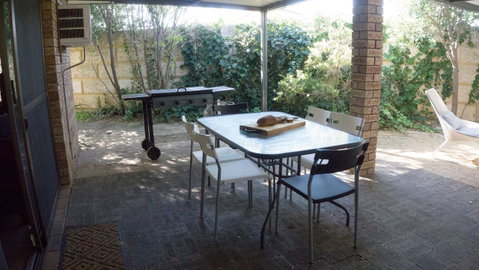 Relax, Bright & Airy Garden Villa - Tourism Townsville 28
