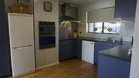 Relax, Bright & Airy Garden Villa - Tourism Townsville 37