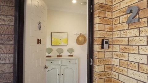 Relax, Bright & Airy Garden Villa - Tourism Townsville 14