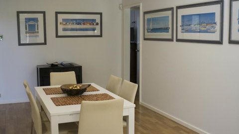 Relax, Bright & Airy Garden Villa - Tourism Townsville 6