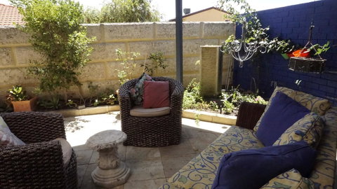 Relax, Bright & Airy Garden Villa - Tourism Townsville 0