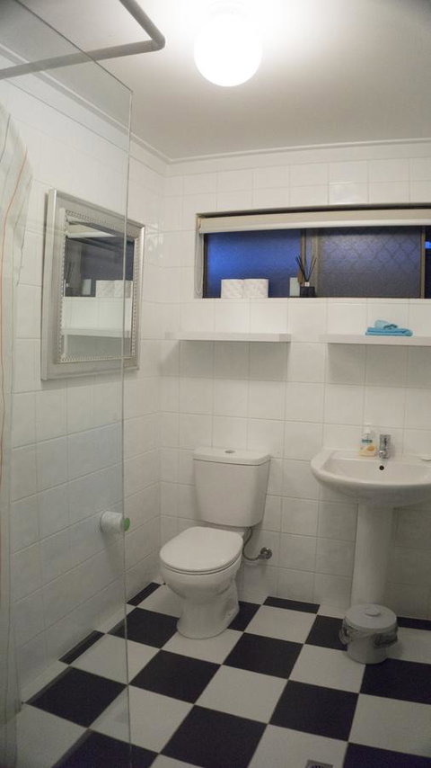 Relax, Bright & Airy Garden Villa - Tourism Townsville 30