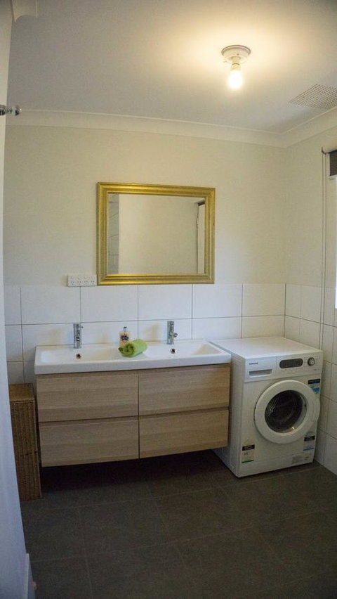 Relax, Bright & Airy Garden Villa - Tourism Townsville 23
