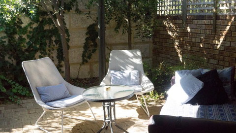 Relax, Bright & Airy Garden Villa - Tourism Townsville 27