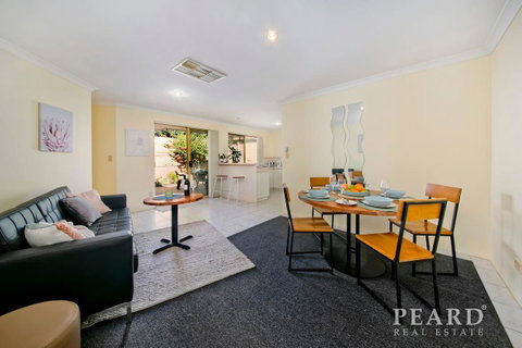 Scarborough Beach, Perth - Sun & Surf Villa - Tourism Townsville 11