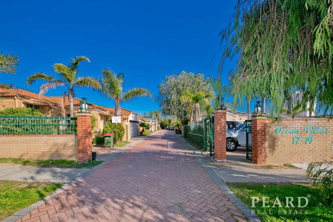 Scarborough Beach, Perth - Sun & Surf Villa - Tourism Townsville 36