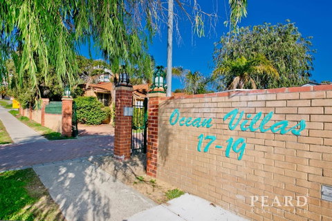 Scarborough Beach, Perth - Sun & Surf Villa - Tourism Townsville 2