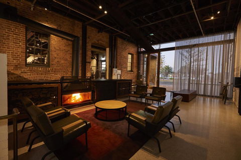 The Premier Mill Hotel - Tourism Townsville 0