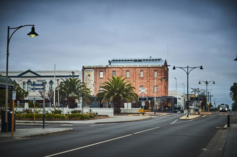 The Premier Mill Hotel - Tourism Townsville 14