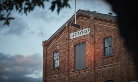 The Premier Mill Hotel - Tourism Townsville 12