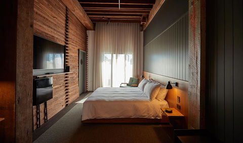 The Premier Mill Hotel - Tourism Townsville 1