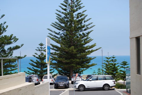 Absolute Beachfront Scarborough - Tourism Townsville 7